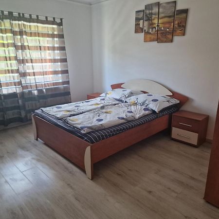 Rajmund Vendeghaz Villa Balatonkeresztur Ruang foto