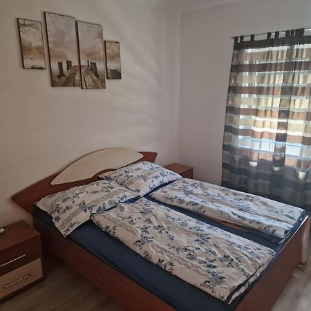 Rajmund Vendeghaz Villa Balatonkeresztur Ruang foto