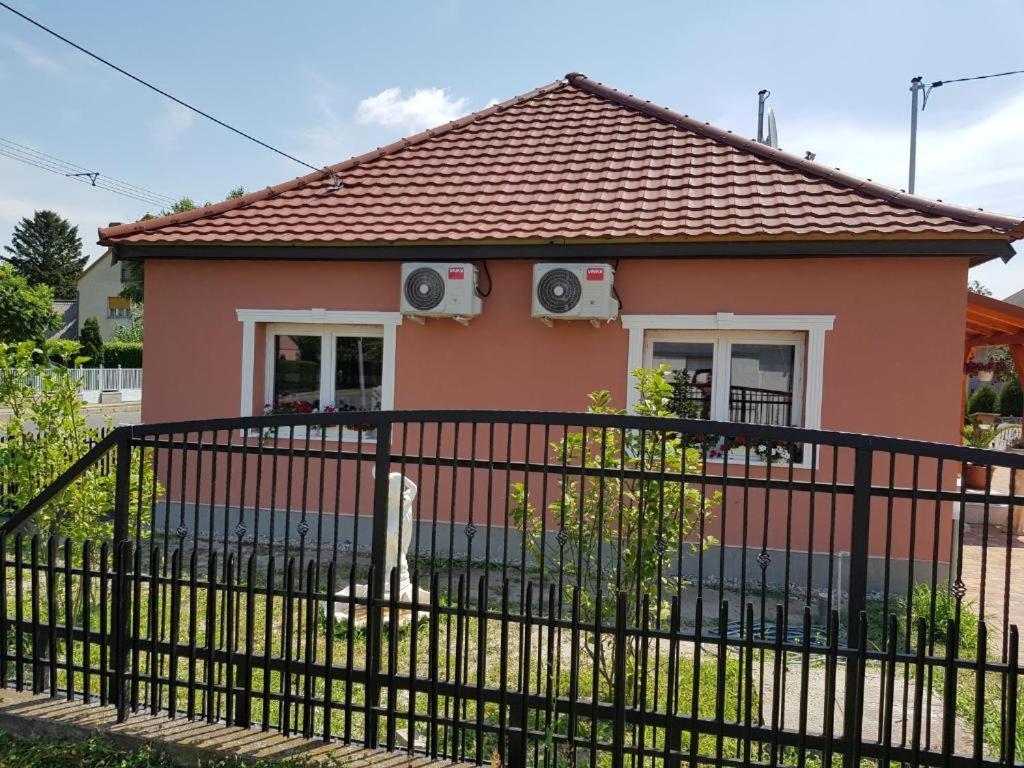 Rajmund Vendeghaz Villa Balatonkeresztur Bagian luar foto