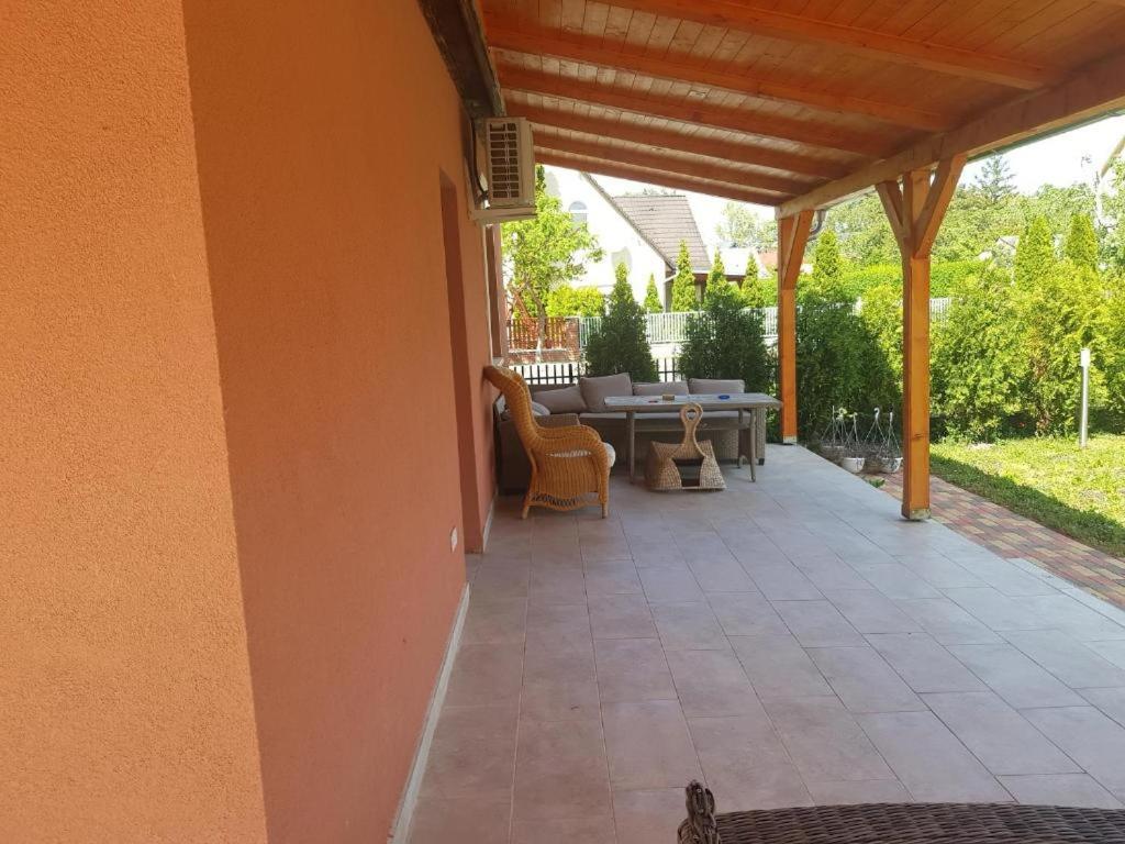 Rajmund Vendeghaz Villa Balatonkeresztur Bagian luar foto
