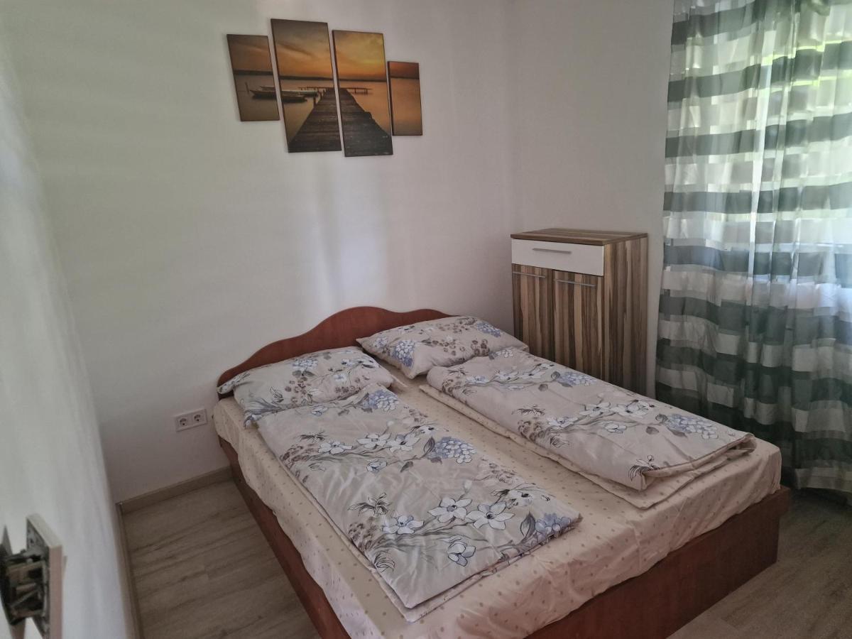 Rajmund Vendeghaz Villa Balatonkeresztur Bagian luar foto