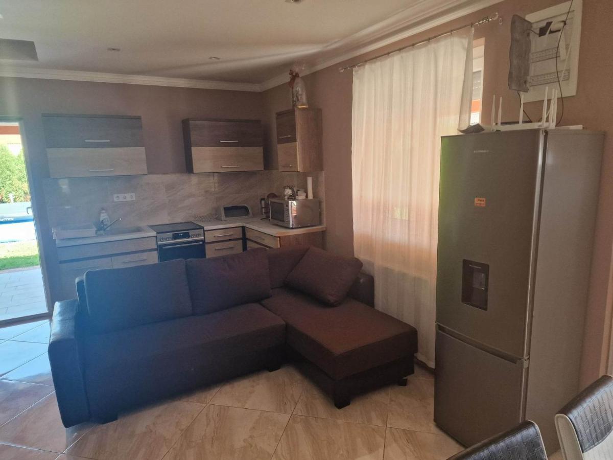 Rajmund Vendeghaz Villa Balatonkeresztur Bagian luar foto